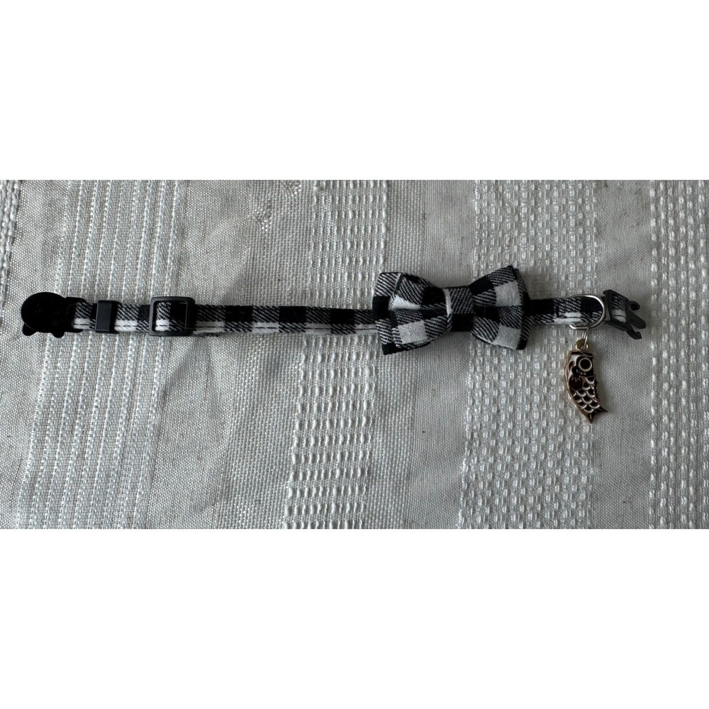 Buffalo Plaid Cat Collar with Bow Tie and Fish‎ Charm - Adjustable